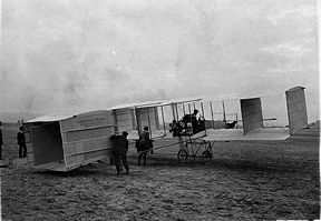 1907 Charles Voisin Flies